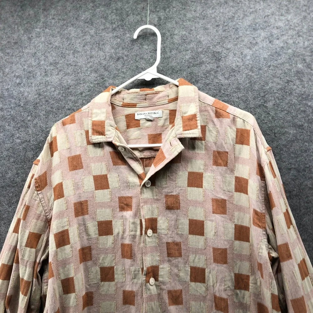 Banana Republic Relaxed Fit Textured Cotton Resort Shirt Mens M Beige Tan Check